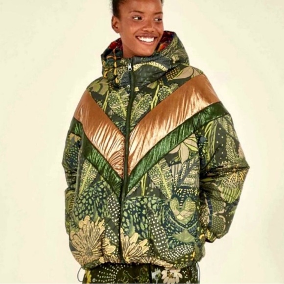 Farm Rio, NWT,Green Metallic Leopard Print Reversible Puffer Jacket, Size Small - Picture 6 of 16